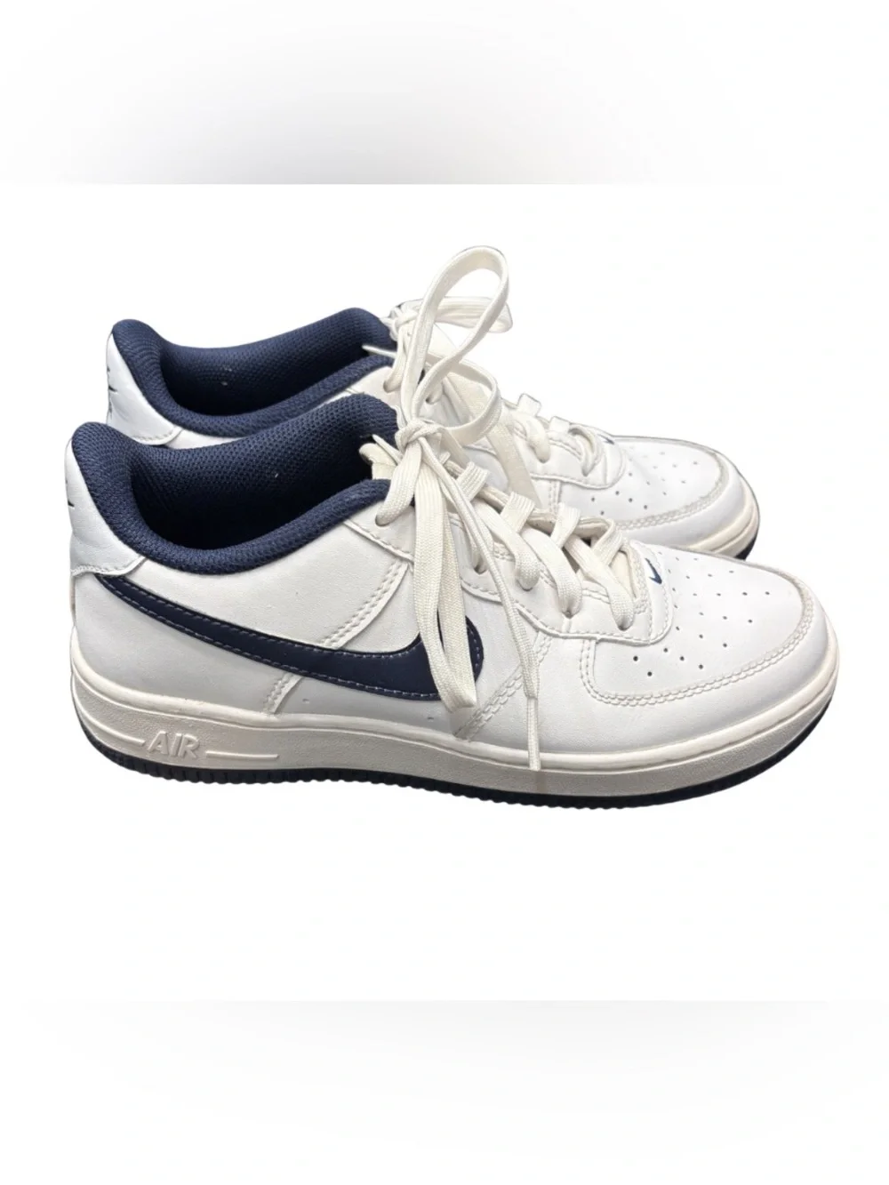 Nike Air Kids (5Y) White and Navy Low-Top Sneakers